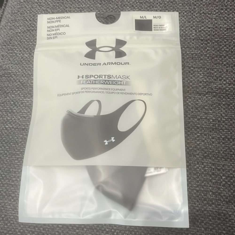 Under Armour sports black face mask NWT size M/L